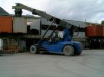 chariot elevateur LINDE porte container reachstacker